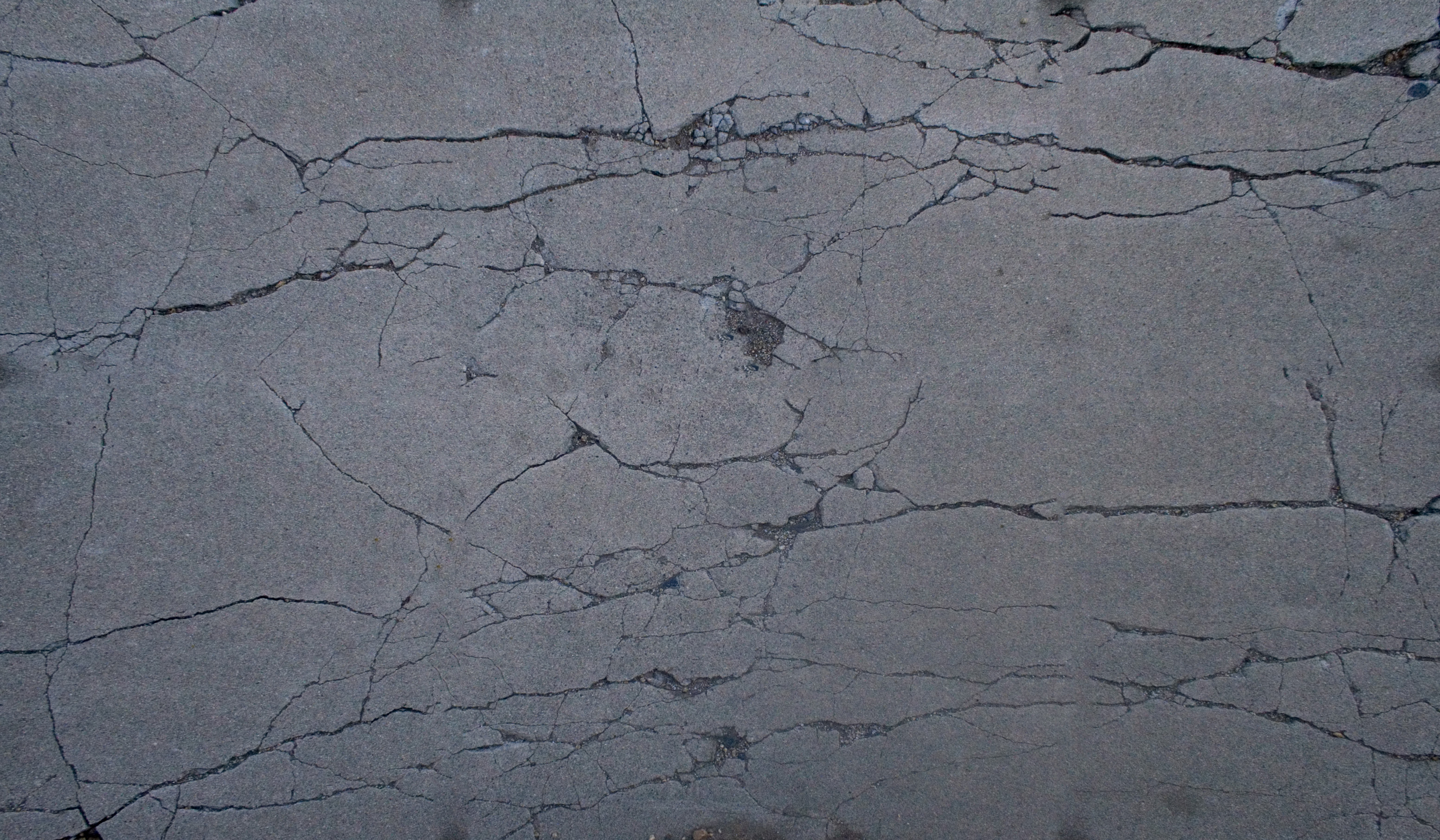 Серые трещины. Текстура бетон монолит. Бетонная стена с трещеннаями. Бетонная стена с трещинами. Текстура бетона с трещинами.